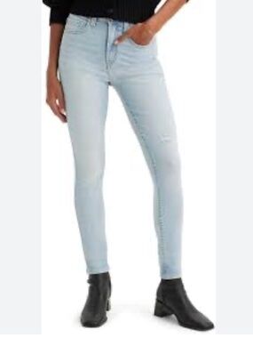 🎉Levi's Light Blue High-Rise Skinny Jeans